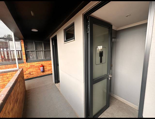 79M² OFFICE TO LET IN GREENSIDE